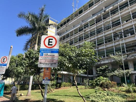 Estacionamento rotativo em Cuiabá segue sendo alvo de polêmicas.