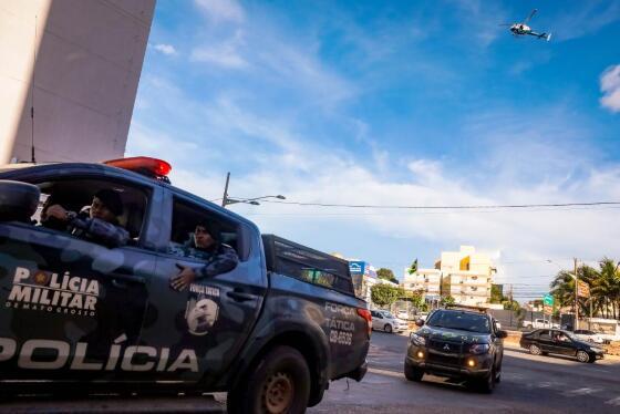 Até o momento ninguém foi localizado e as ações da polícia continuam