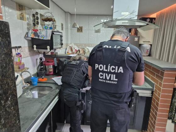 Foram cinco mandados de busca e apreensão, além das medidas cautelares de sequestro de bens imóveis e veículos, e o bloqueio de bens e valores no valor de quase R$ 4 milhões