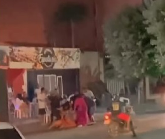 A confusão ocorreu em frente a uma espetaria no Zero KM, em Várzea Grande