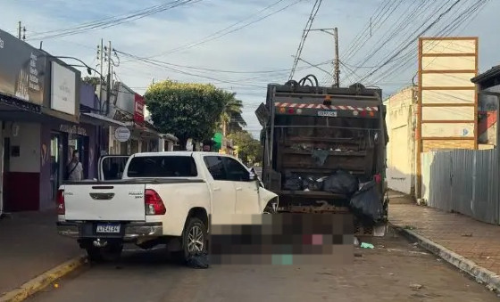 No local, a polícia constatou que o condutor da caminhonete estava em visível estado de embriaguez. 