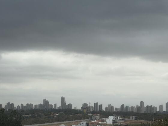 Além da chuva, há possibilidade de ventos moderados.