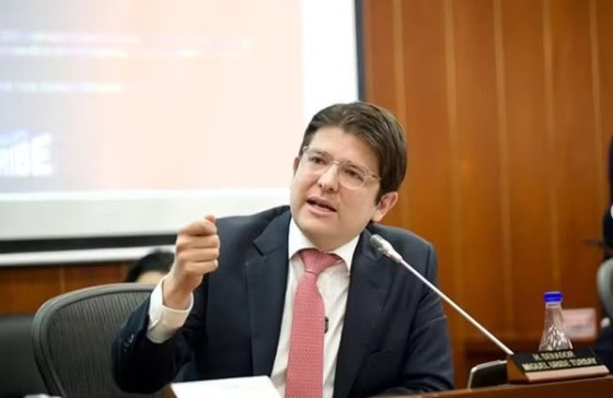 Miguel Uribe, senador e pré-candidato à presidência da Colômbia, foi baleado durante evento em Bogotá 
