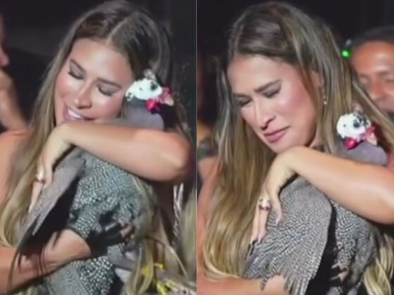 Simone Mendes volta a ganhar galinha de presente