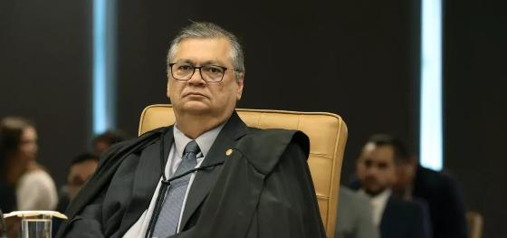 Dino determinou que o Banco Central, a Febraban e outras organizações do sistema financeiro nacional fossem comunicadas da decisão.