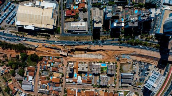 O serviço será realizado durante o fim de semana, justamente para diminuir o impacto sobre o trânsito na região.
