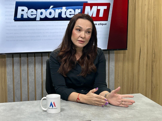 Adriana Bender é psicanalista, terapeuta de casais e especialista em desenvolvimento humano.