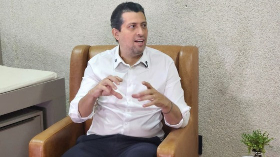 O médico Rafael Fitipaldi é especialista em transplante capilar e tratamento de calvície.