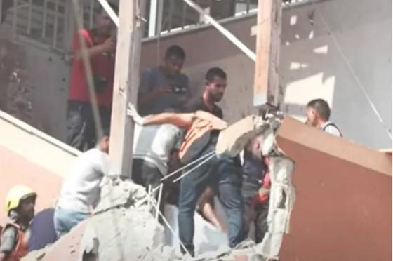 O Exército israelense confirmou o bombardeio e lamentou "qualquer ferimento entre pessoas não envolvidas", sem especificar o que isso significa