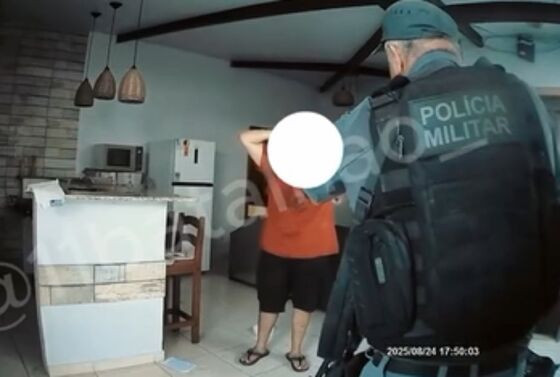 Ação foi filmada por câmera posicionada no corpo de um policial.
