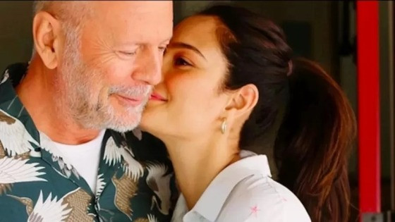 O ator Bruce Willis e a esposa, Emma Heming