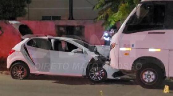 Durante a varredura no interior do veículo, foi localizado um revólver, com a numeração raspada