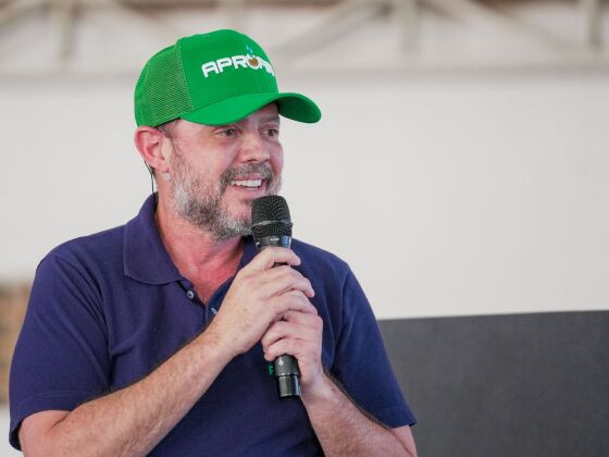 O presidente da Aprofir também criticou a falta de valorização da produção local, apontando que Mato Grosso ainda importa diariamente de 50 a 70 caminhões de frutas e verduras de outros estados. 