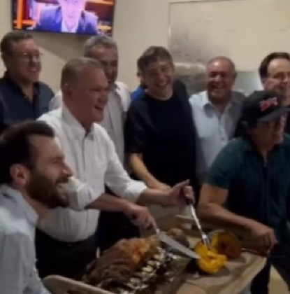 Wellington Fagundes ironiza abóbora e chama de "picanha do Lula"