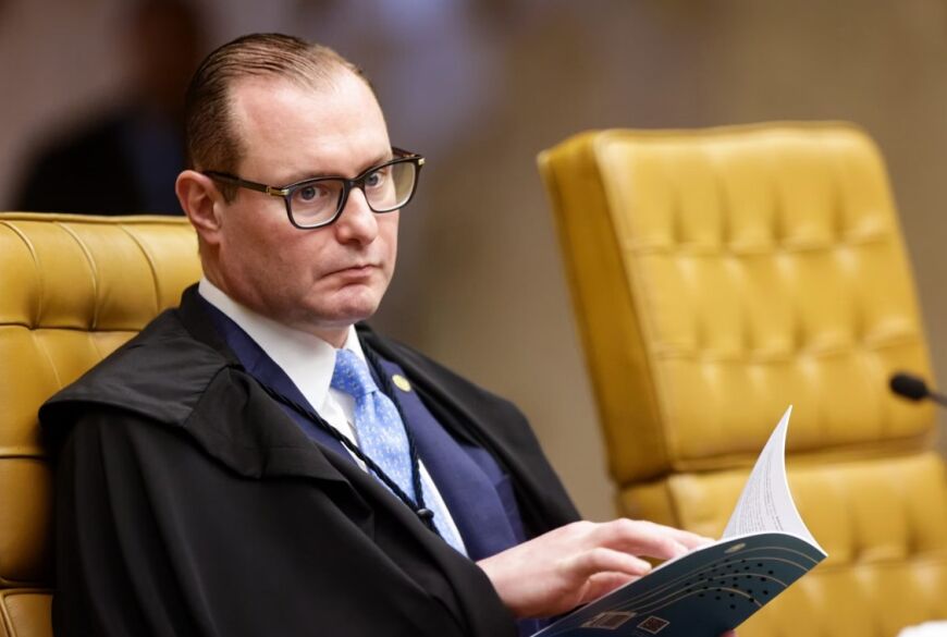 O ministro Cristiano Zanin, do STF (Supremo Tribunal Federal), relator dos inquéritos sobre venda de sentenças judiciais
