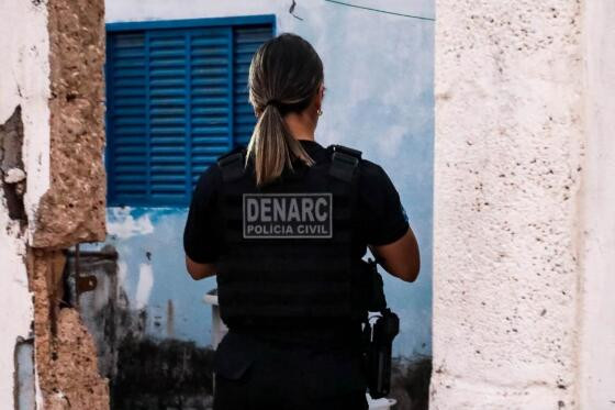 Foram cumpridos mandados de prisão preventiva de quatro investigados e cinco mandados de busca
