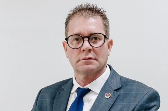 O corpo foi localizado já sem vida. “Acreditamos que tenha sido um infarto. O corpo ainda vai para o IML (Instituto Médico Legal)”, disse o familiar.