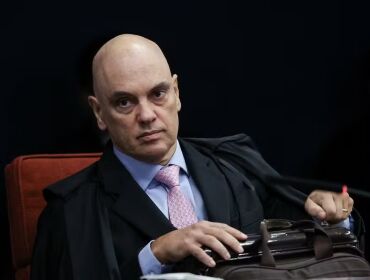 Moraes nega recurso de Bolsonaro e mantém condenação por golpe
