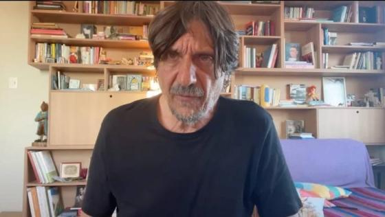 Jornalista e escritor é acusado de desumanizar conservadores.