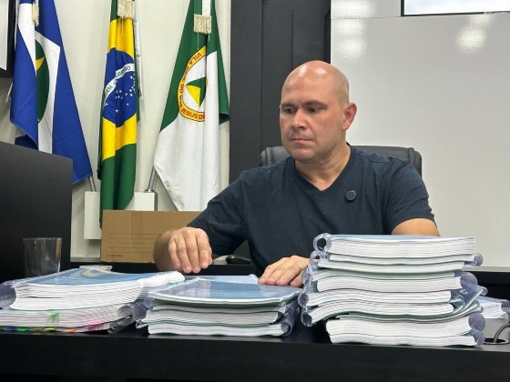 Prefeito recebeu a recomendação de buscar a revisão das cláusulas contratuais. 