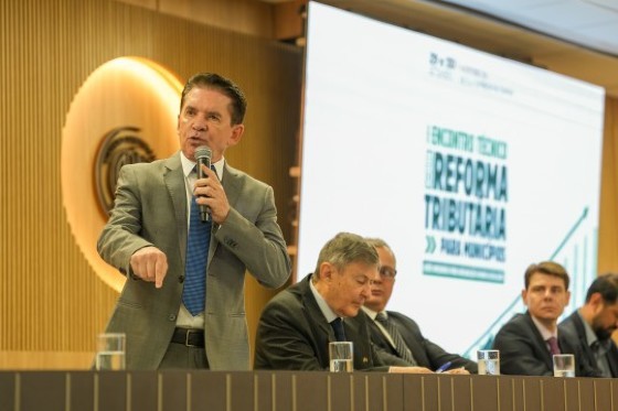 Presidente do TCE-MT, conselheiro Sérgio Ricardo, na abertura do I Encontro Técnico sobre a Reforma Tributária. 