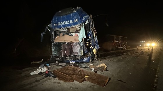 Um motorista ficou gravemente ferido e foi levado para o HMC.