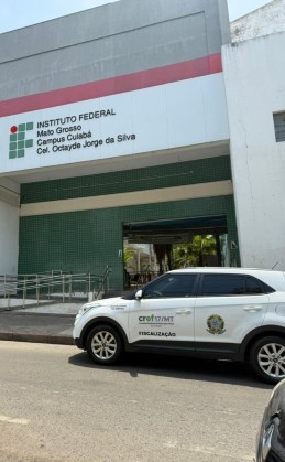 A apuração foi iniciada após denúncias feitas por alunas e pais
