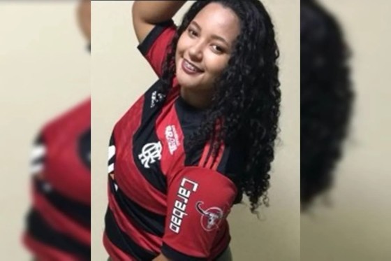 A jovem que morreu baleada ao lado do namorado na madrugada de domingo (5/10) foi identificada como Maria Eduarda Nascimento, de 22 anos.