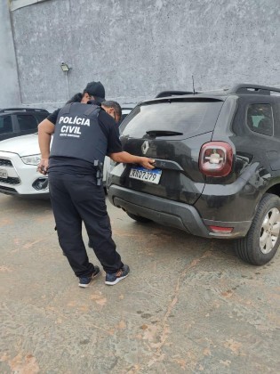 Ele foi contido e levado à Delegacia, onde foi interrogado e autuado em flagrante por homicídio doloso, desacato e resistência à prisão