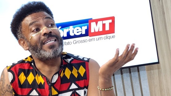 O ator e diretor André D’Lucca conta que o espetáculo propõe reconexão com a história e a identidade afro-brasileira