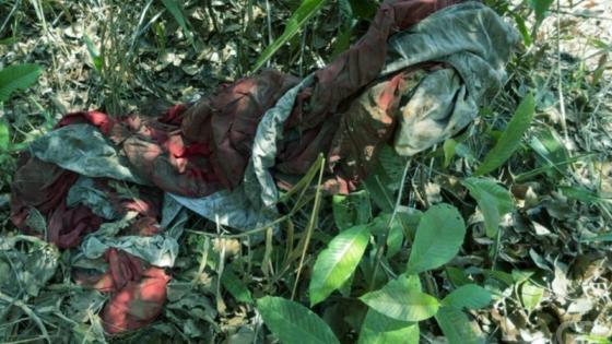 A ossada foi encontrada em um lençol branco e vermelho