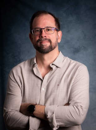 Rafael Sanchez é  CEO e fundador da Evolução Digital, uma empresa de tecnologia com soluções de Inteligência Artificial  aplicada à eficiência empresarial com automações e assistentes virtuais para PMEs( Pequenas e Médias Empresas), profissionais lib