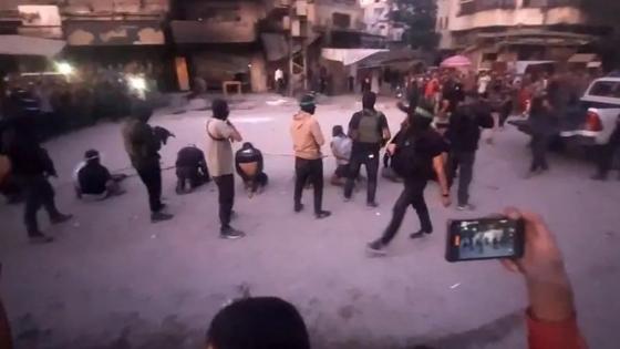Vídeo publicado pelo próprio Hamas mostra oito pessoas desarmadas e vendadas sendo mortas em uma rua da Cidade de Gaza