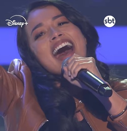 A cantora varzegrandense, Nataly Jovió