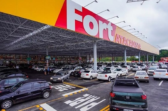 Em nota, o Fort Atacadista confirmou a ocorrência e informou que a situação foi rapidamente controlada pela equipe de segurança