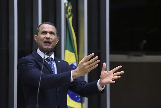 Parlamentar de Mato Grosso é autor de projeto que cria o crime de "domínio de cidades".