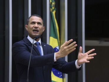 O parecer apresentado pelo parlamentar de Mato Grosso é favorável à constitucionalidade da PEC, originalmente de autoria do ex-deputado Gonzaga Patriota (PE).