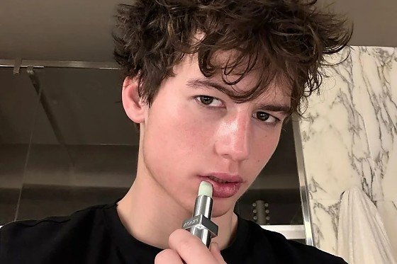 As vendas de maquiagem passam por um crescimento significativo dentro do mercado masculino