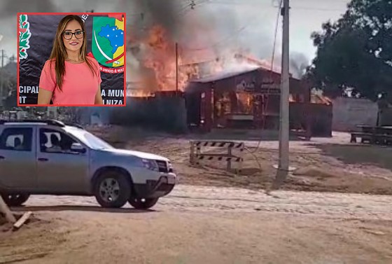 De acordo com informações da imprensa local, o incêndio teria sido provocado pela vereadora Cláudia Kaffer (União Brasil).