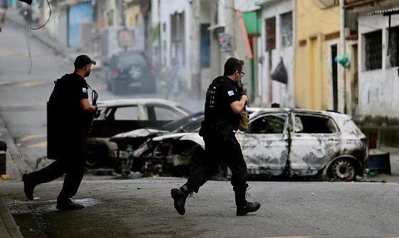 Operação das polícias do Rio nos complexos do Alemão e da Penha.