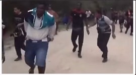 Bandidos usam moradores como escudo humano no RJ