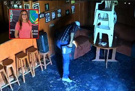 Uma câmera de segurança do local registrou o momento em que Washington ateou fogo no local