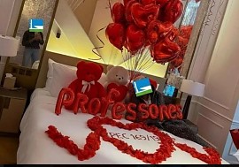 Motta posta quarto de motel para ilustrar PEC que beneficia professores