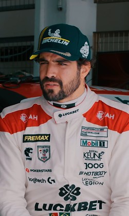 Caio Castro é apaixonado por automobilismo e compete profissionalmente em diferentes modalidades. Em suas redes sociais, o ator costuma mostrar os bastidores de treinos, corridas e preparações para as provas.
