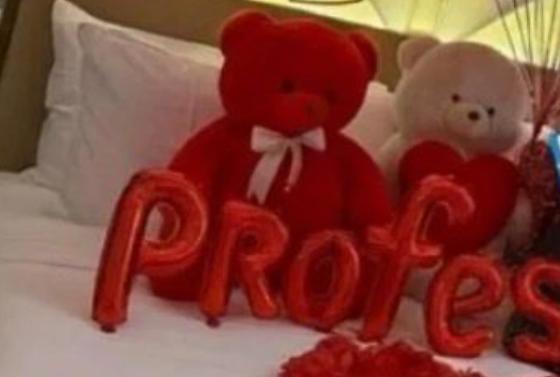 A postagem pegou mal e o parlamentar apagou logo depois de críticas de professores.