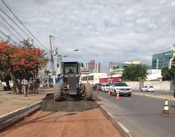 As obras também continuam em execução em outros pontos, na Avenida do CPA.