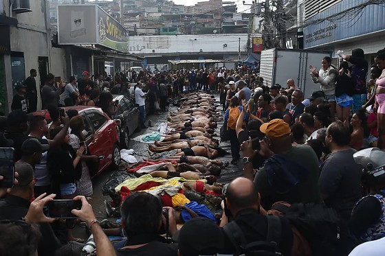 As informações preliminares apontam que os complexos do Alemão e da Penha funcionavam como centros de comando, tomada de decisão e treinamento tático da facção narcoterrorista.