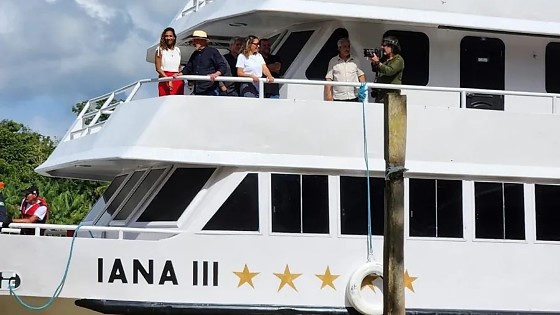 Presidente Lula no barco em que ficará hospedado durante a COP30, em Belém