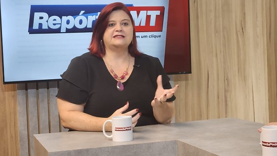 Daniela Barone é psicoterapeuta, palestrante e escritora