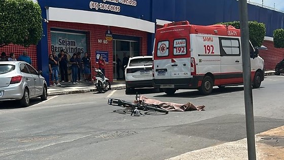 O caminhão envolvido no acidente seguiu viagem; motorista é procurado